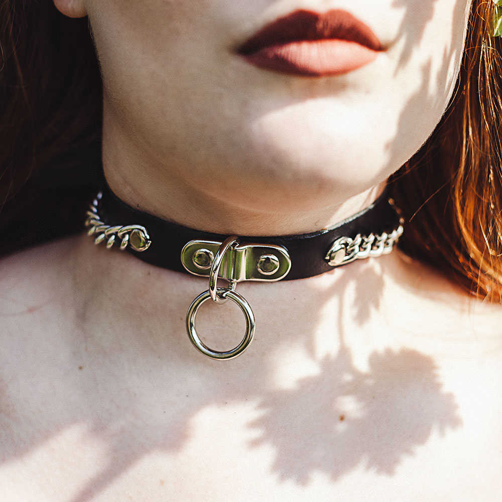 Bullet 69 Funky Punk - 1 row handle plate with ring and riveted chain foulard - Noir